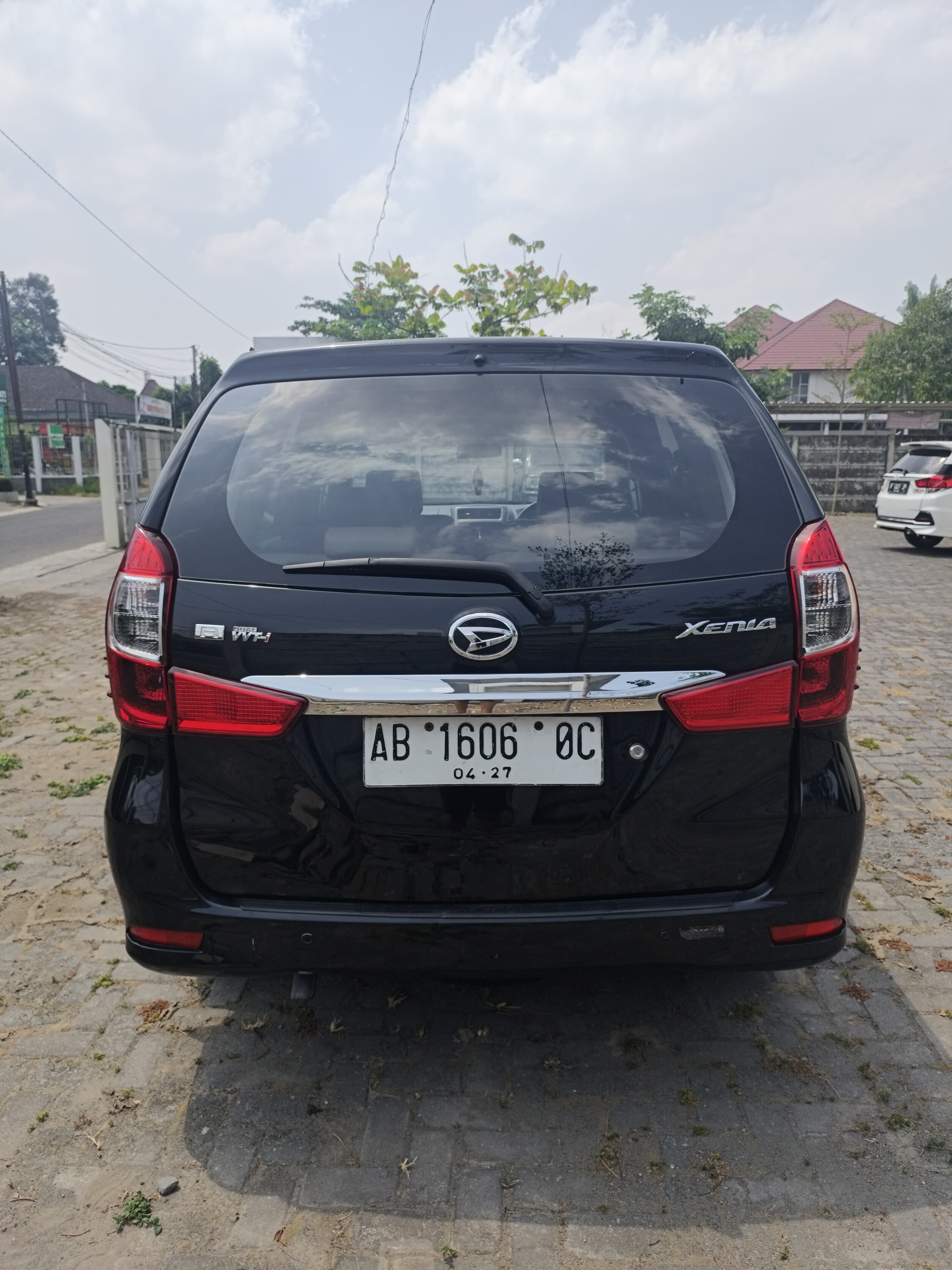 Daihatsu Xenia Type R 2017 12