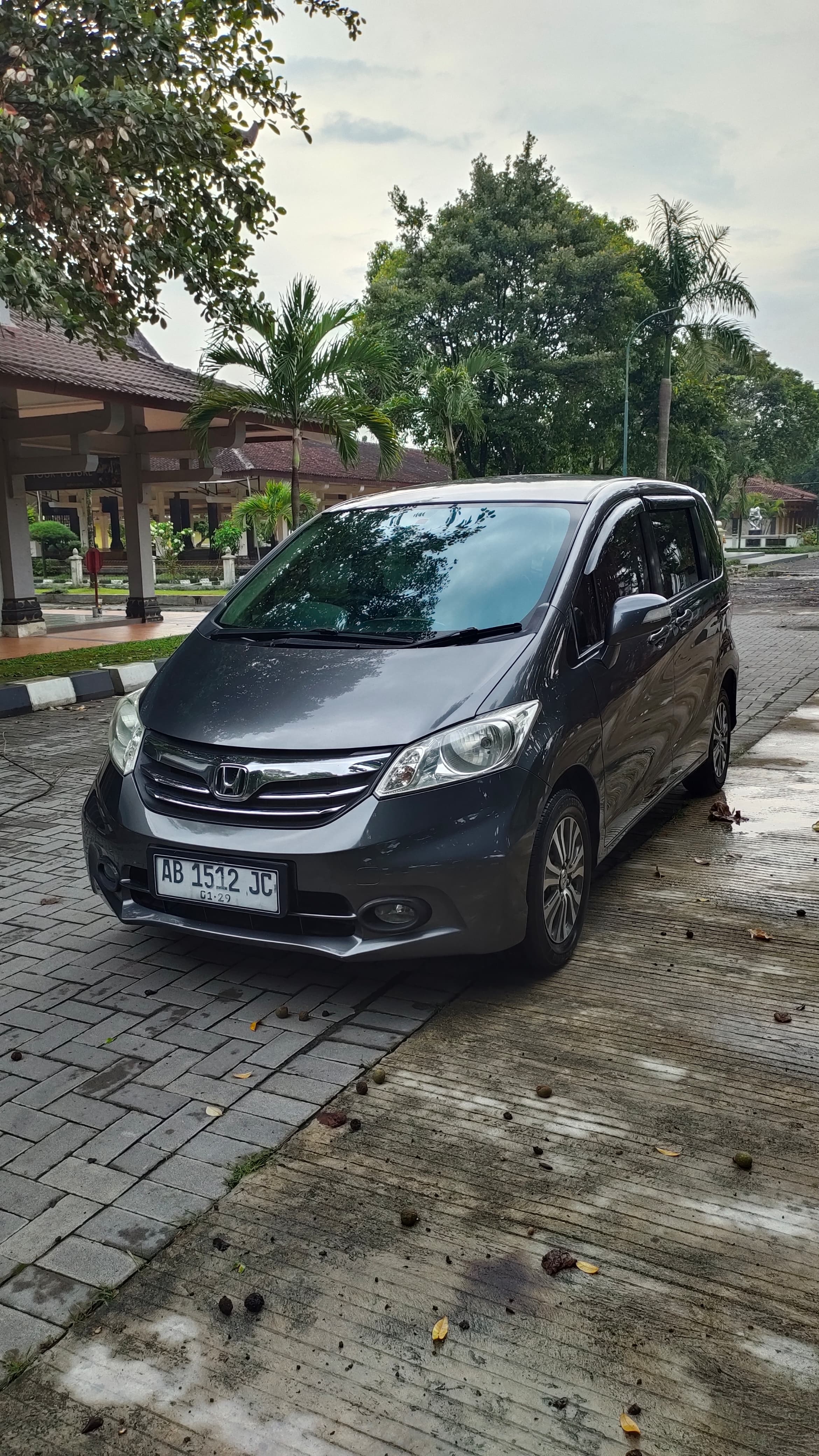 Honda Freed SD 2013 2