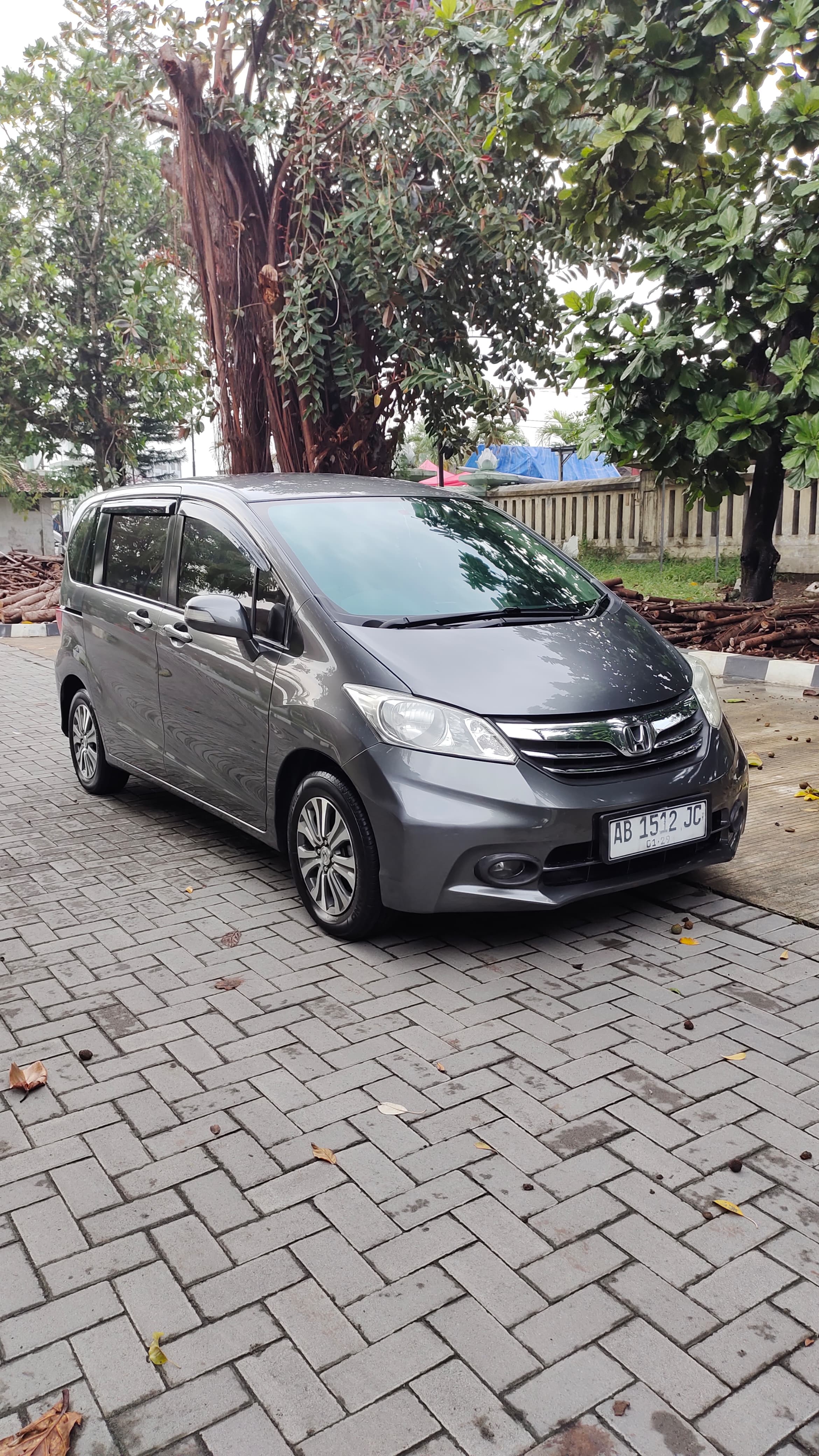 Honda Freed SD 2013 4