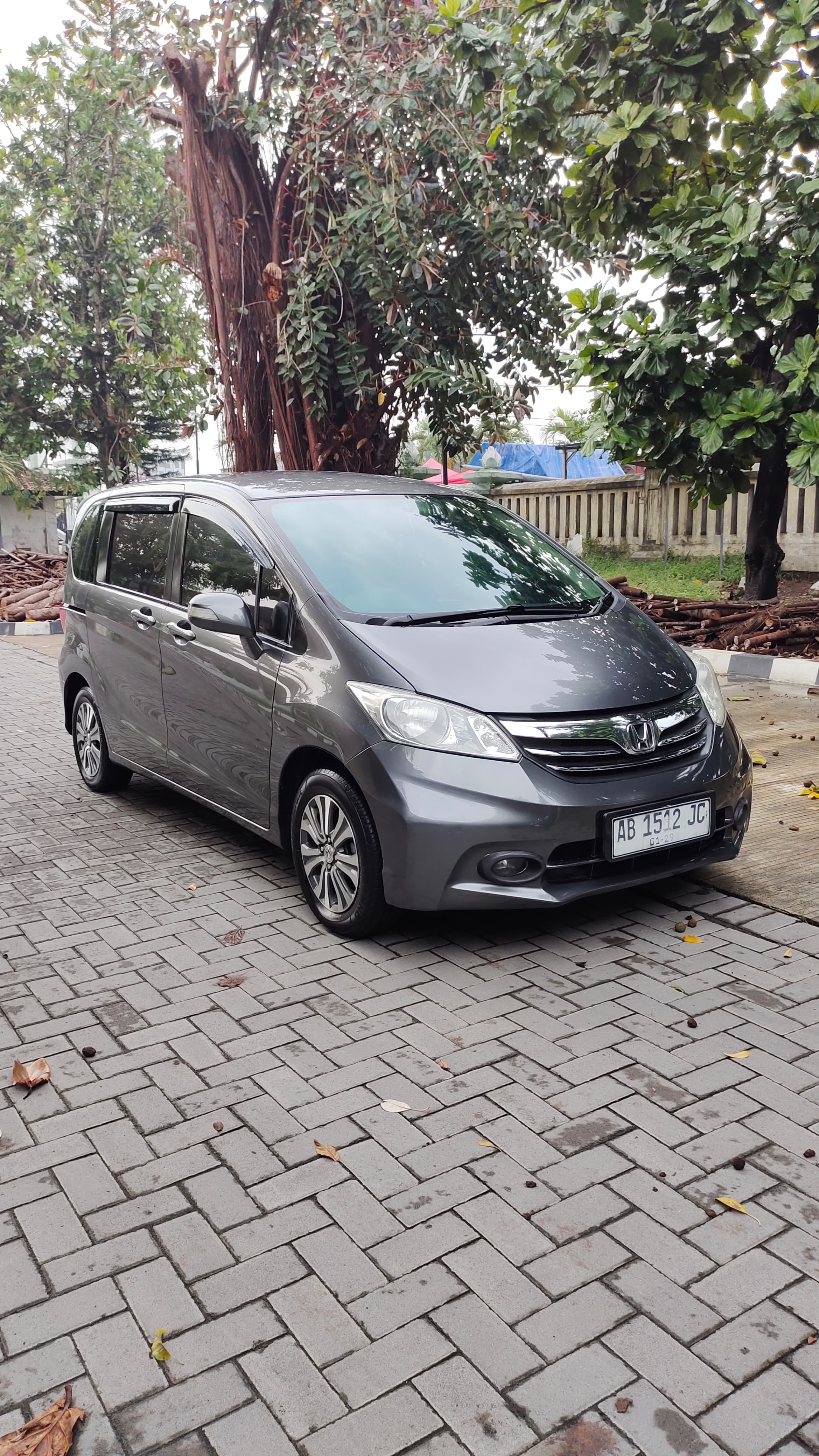 Honda Freed SD 2013 9